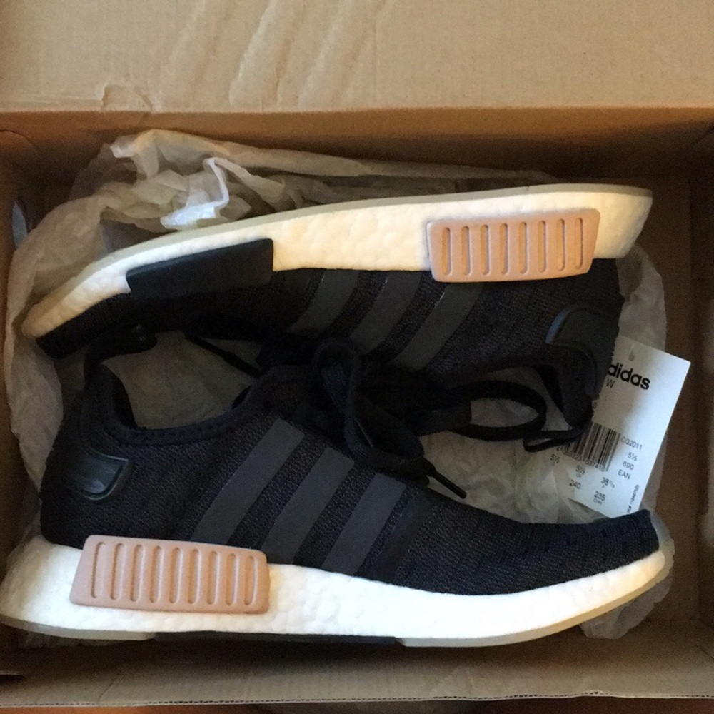 New in box Adidas NMD R1
